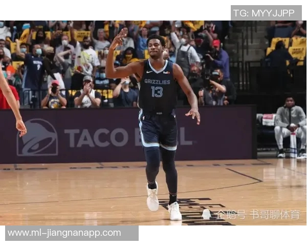 范德彪谈训练对抗卢卡的重要性为防守持球核心做好准备