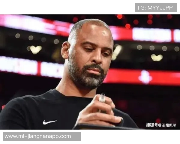 火箭成功包夹KD15中12无功而返乌度卡战术乏力引发质疑