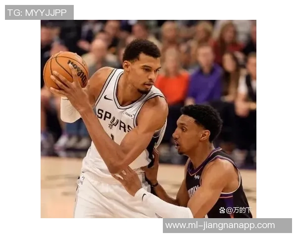 文班表现抢眼砍下22分9板媒体人担忧唐斯能否应对压力